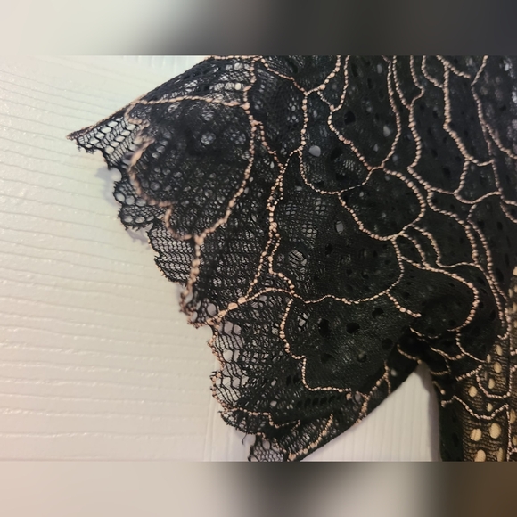 NWOT Guess Nude Lacey Dress 🌹🌴 - Picture 8 of 8